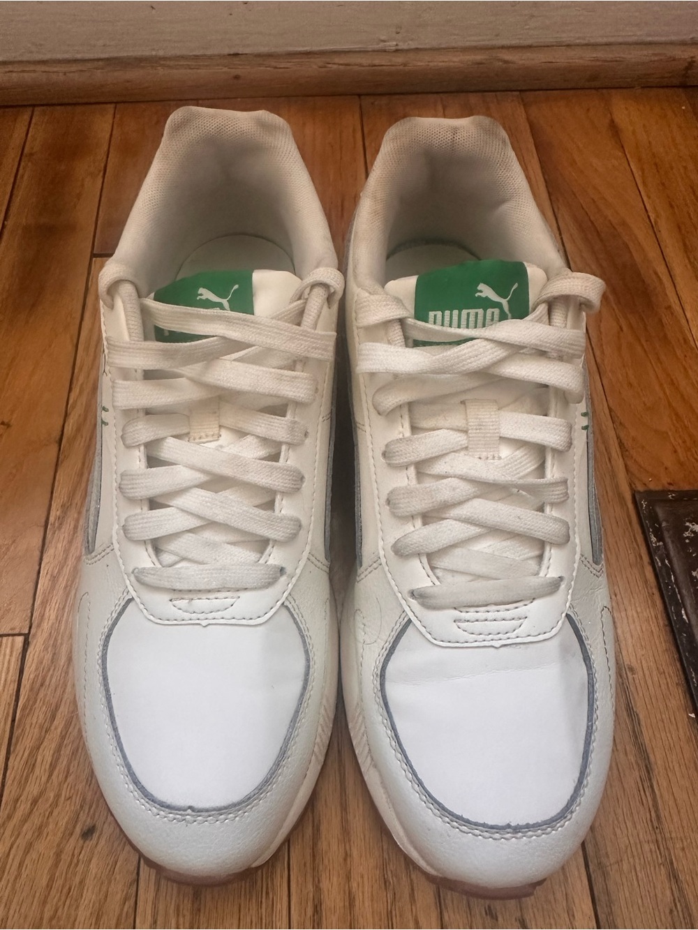 Women’s Puma Graviton Leather Sneakers in Green colorway size 9